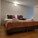 Apartman Roza *