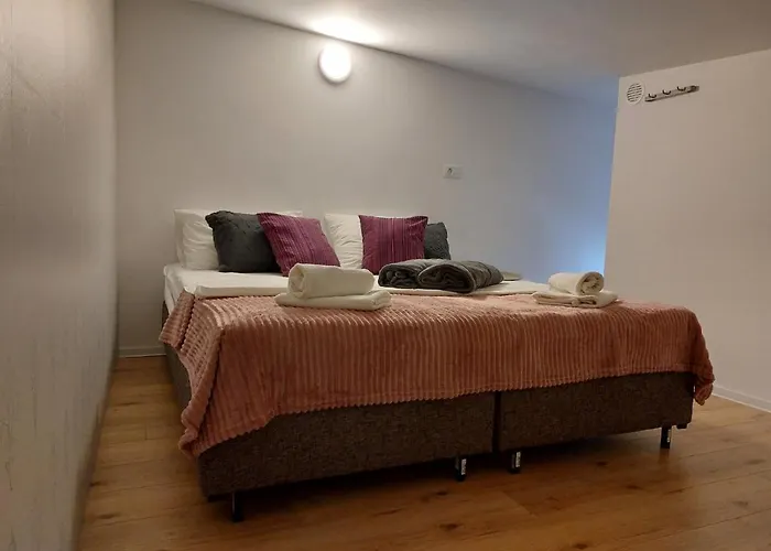 Apartment Roza *